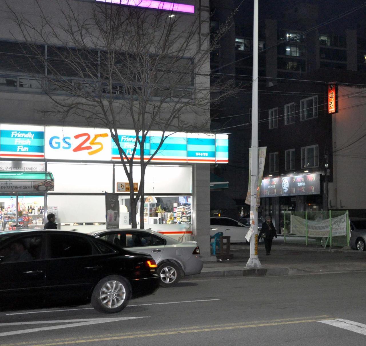 Gwangju Songjeong Station Guesthouse Gwangju Metropolitan City Εξωτερικό φωτογραφία